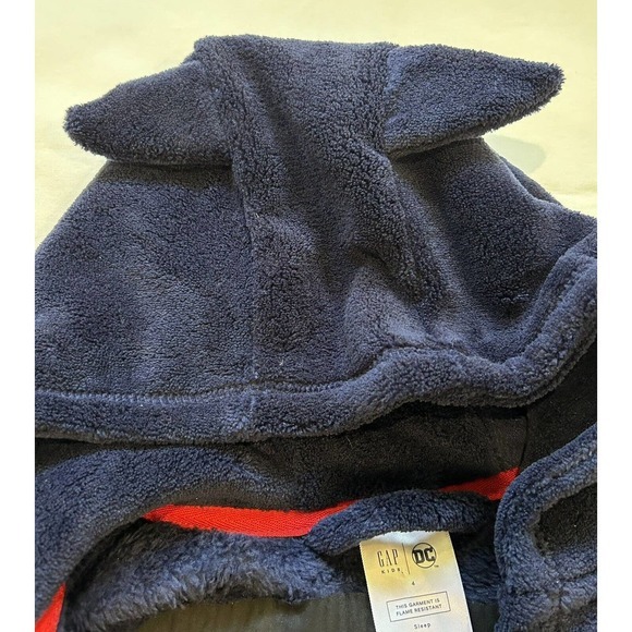 Boy's Batman Robe Gap Kids Blue w/ Bat‎ Symbol Hood Ears Size 4 DC Comics Fuzzy - Picture 5 of 10